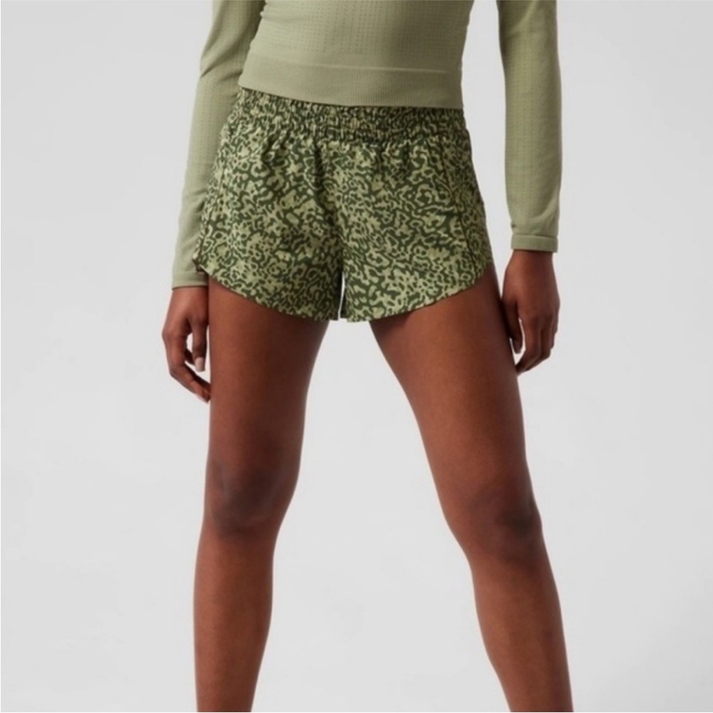 Athleta Hustle 3” Shorts in Olive Leopard